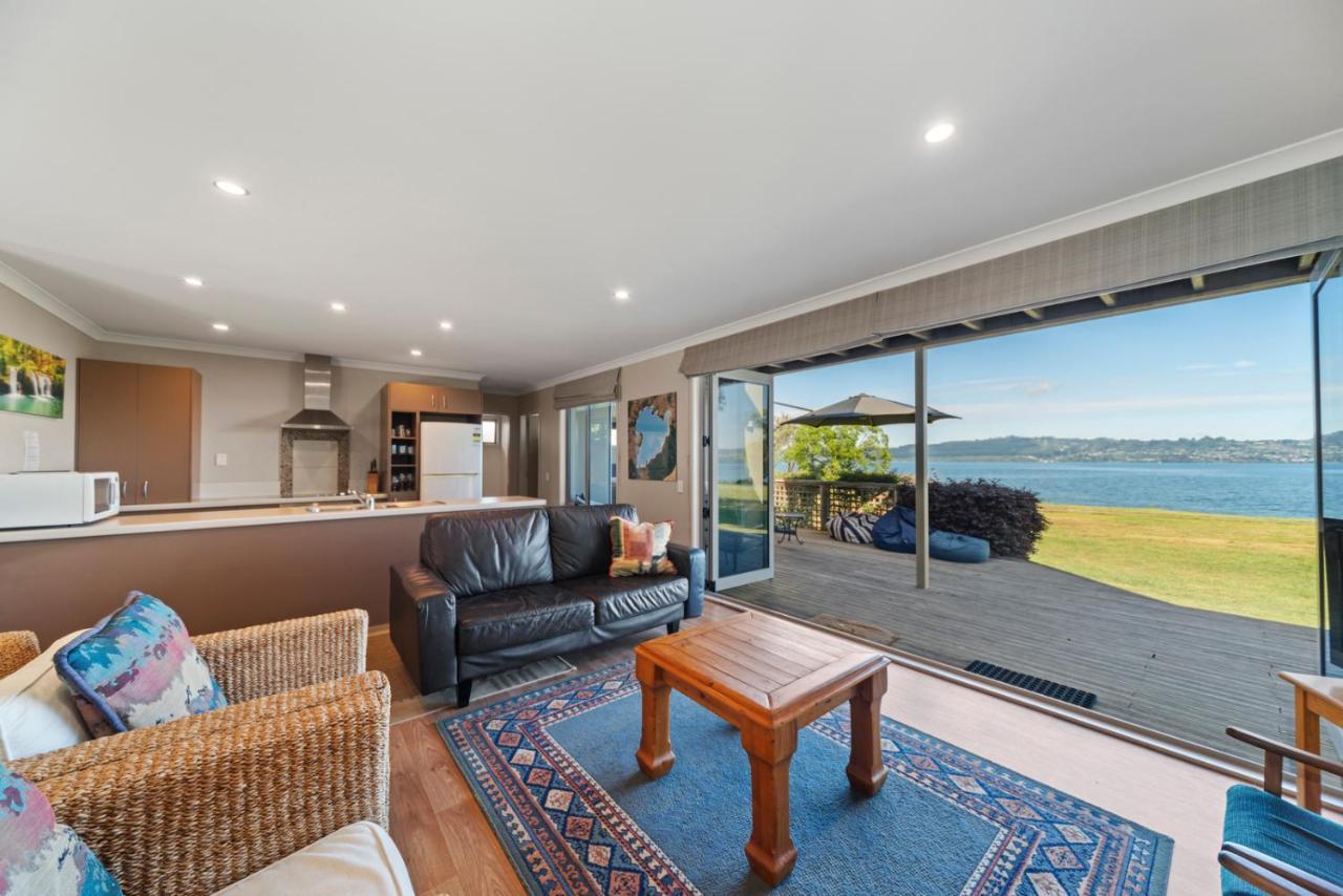 Lakeside Vistas Magic - Rainbow Point Home Taupo Exterior photo